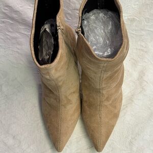 Elegant Tan Suede Ankle Boots